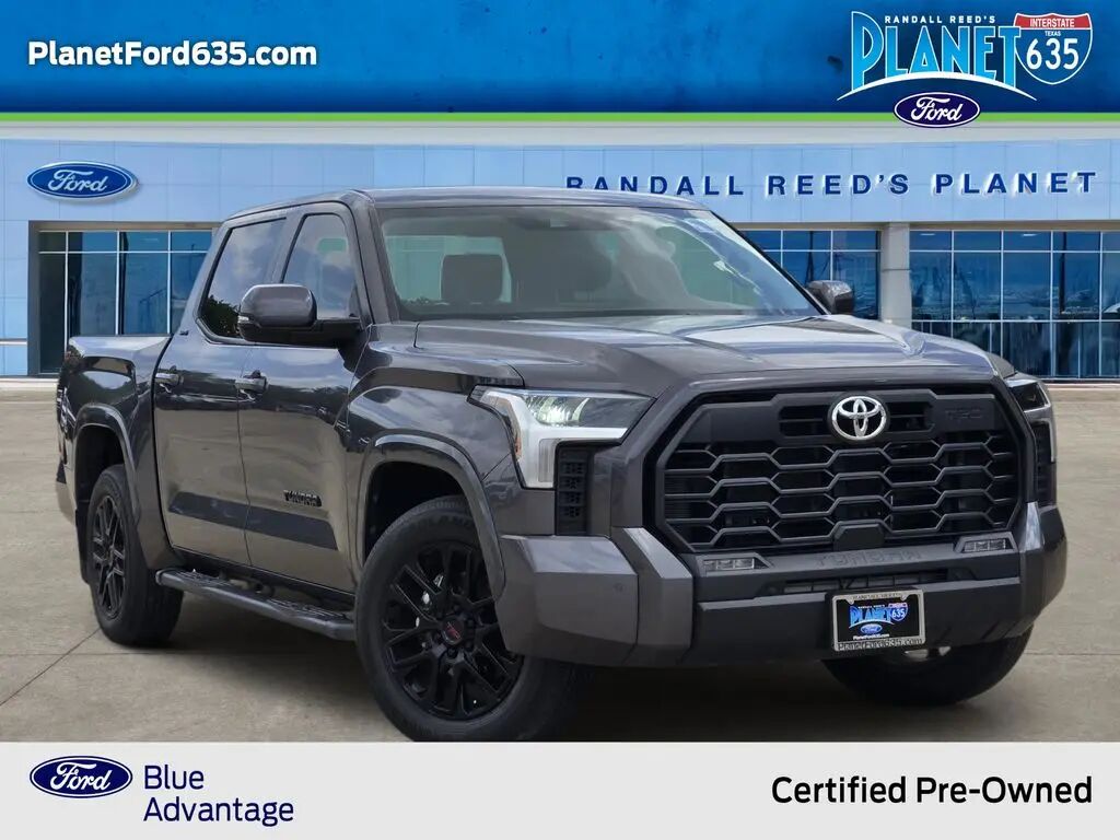 2024 Toyota Tundra SR5 — photo 1 of 10