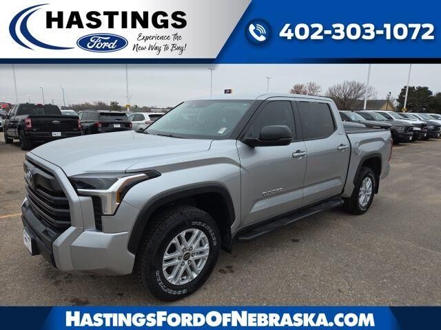 2024 Toyota Tundra SR5 — photo 1 of 13