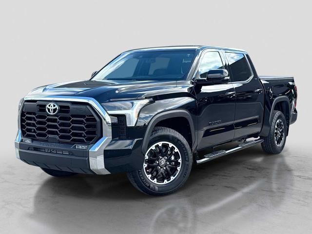2025 Toyota Tundra SR5 — photo 1 of 13