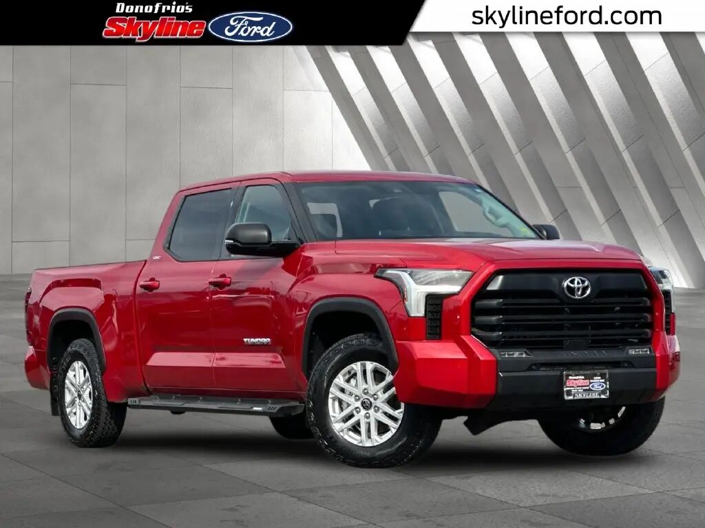 2022 Toyota Tundra SR5 — photo 1 of 13