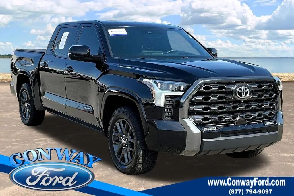 2023 Toyota Tundra Platinum — photo 1 of 12
