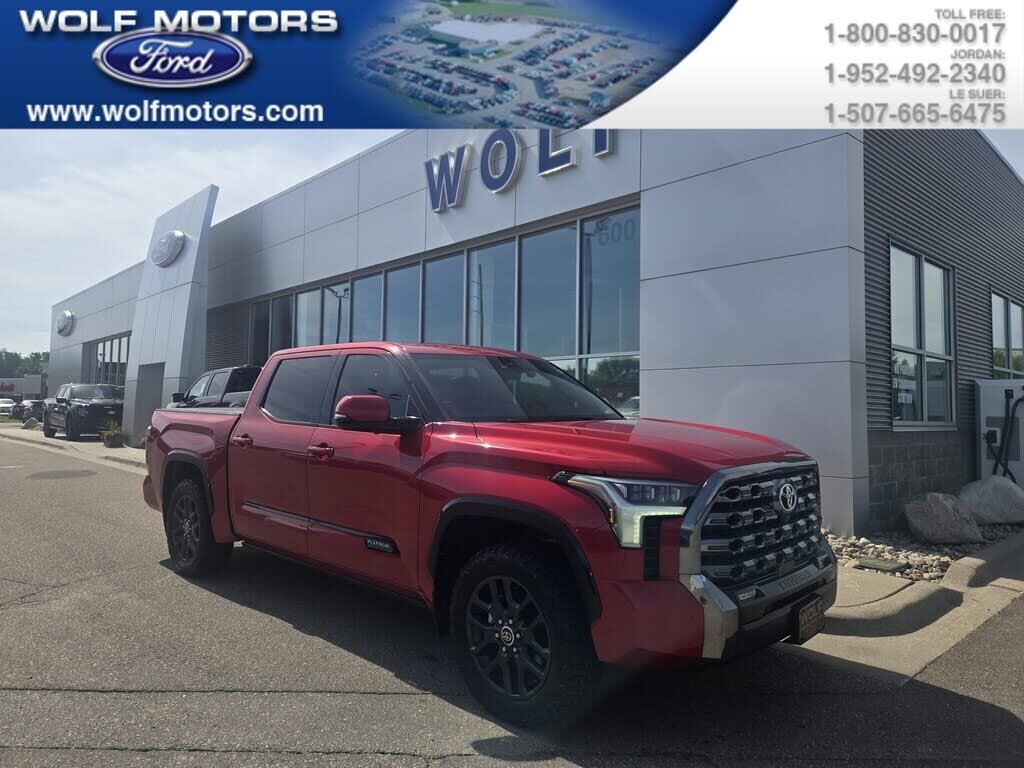 2023 Toyota Tundra Platinum — photo 1 of 1