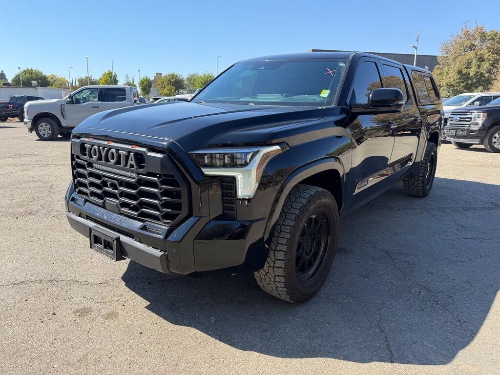 2024 Toyota Tundra Platinum — photo 1 of 13
