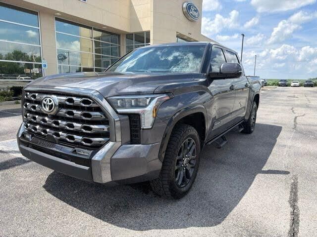 2023 Toyota Tundra Platinum — photo 1 of 1