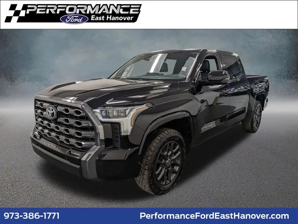 2024 Toyota Tundra Platinum — photo 1 of 17