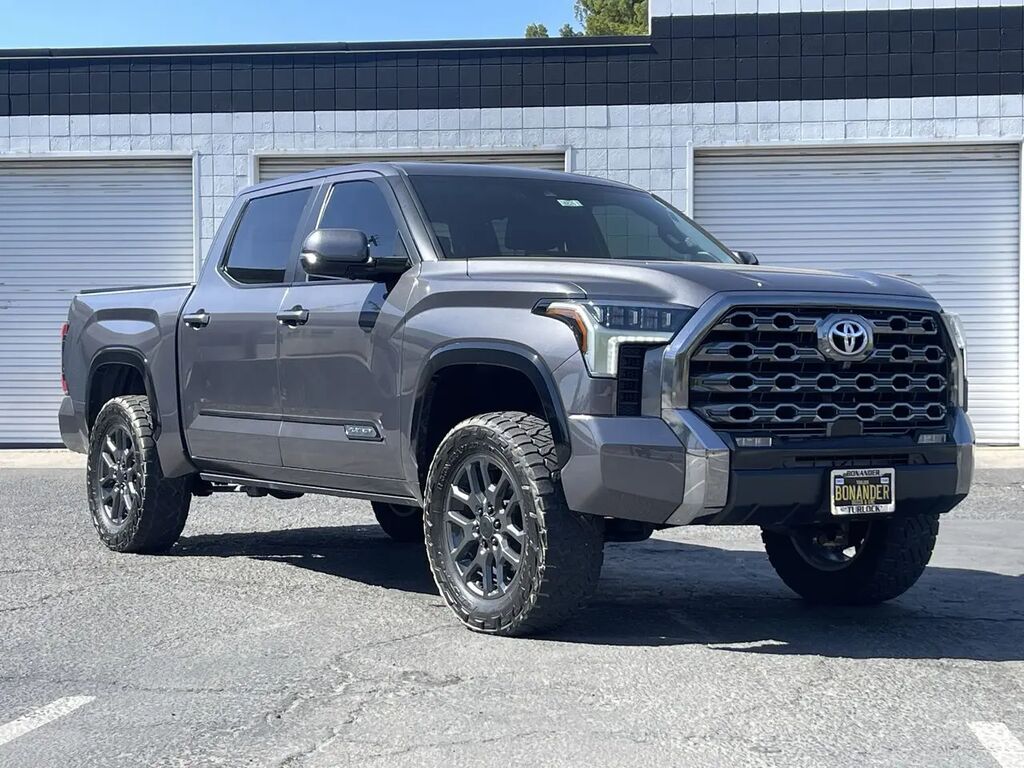 2024 Toyota Tundra Platinum — photo 1 of 13