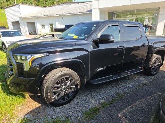 2024 Toyota Tundra Platinum — photo 1 of 26