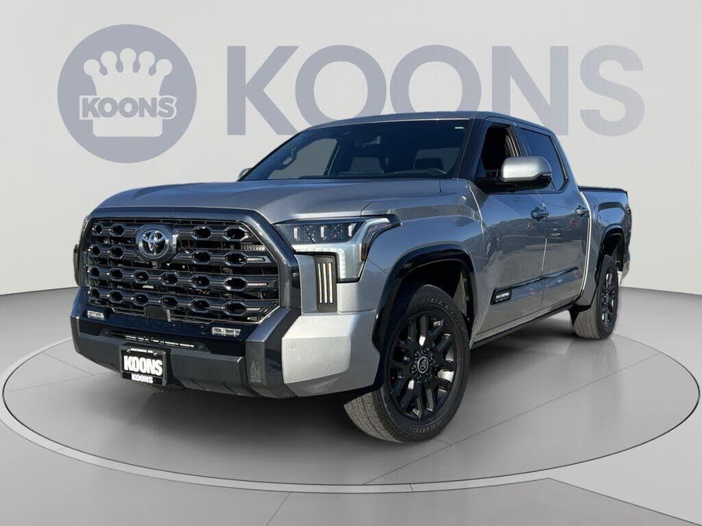2024 Toyota Tundra Platinum — photo 1 of 1