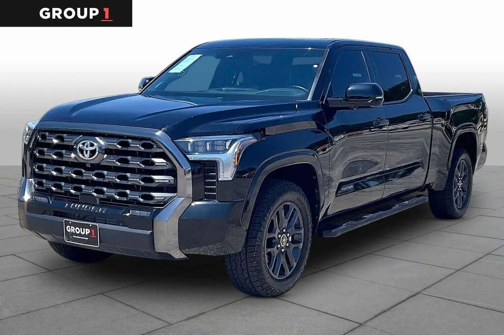 2022 Toyota Tundra Platinum — photo 1 of 12