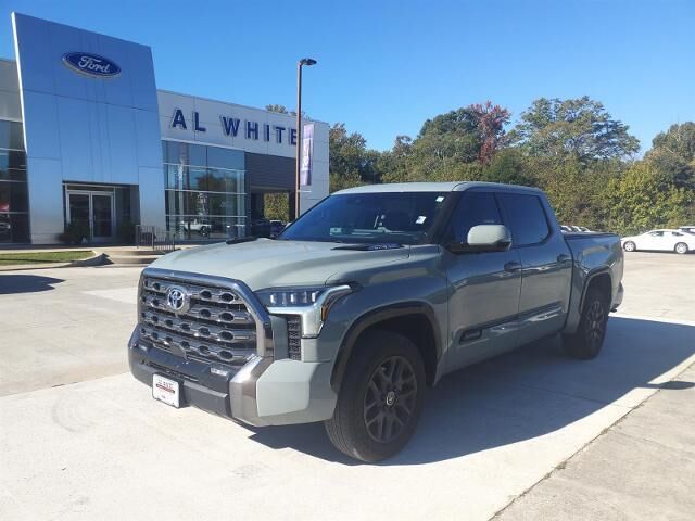 2024 Toyota Tundra Platinum HV