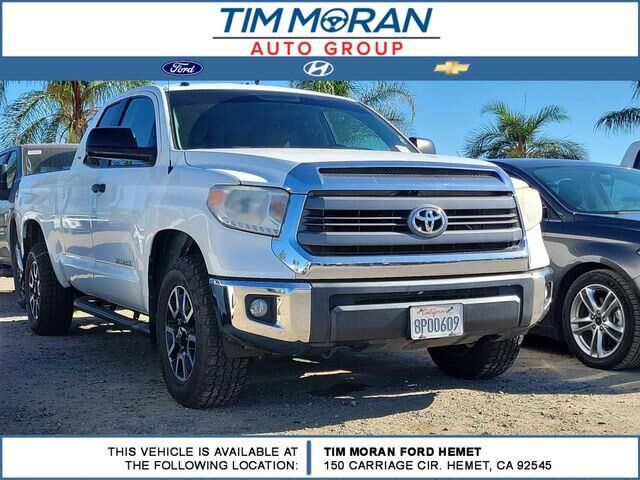 2015 Toyota Tundra SR5 — photo 1 of 2