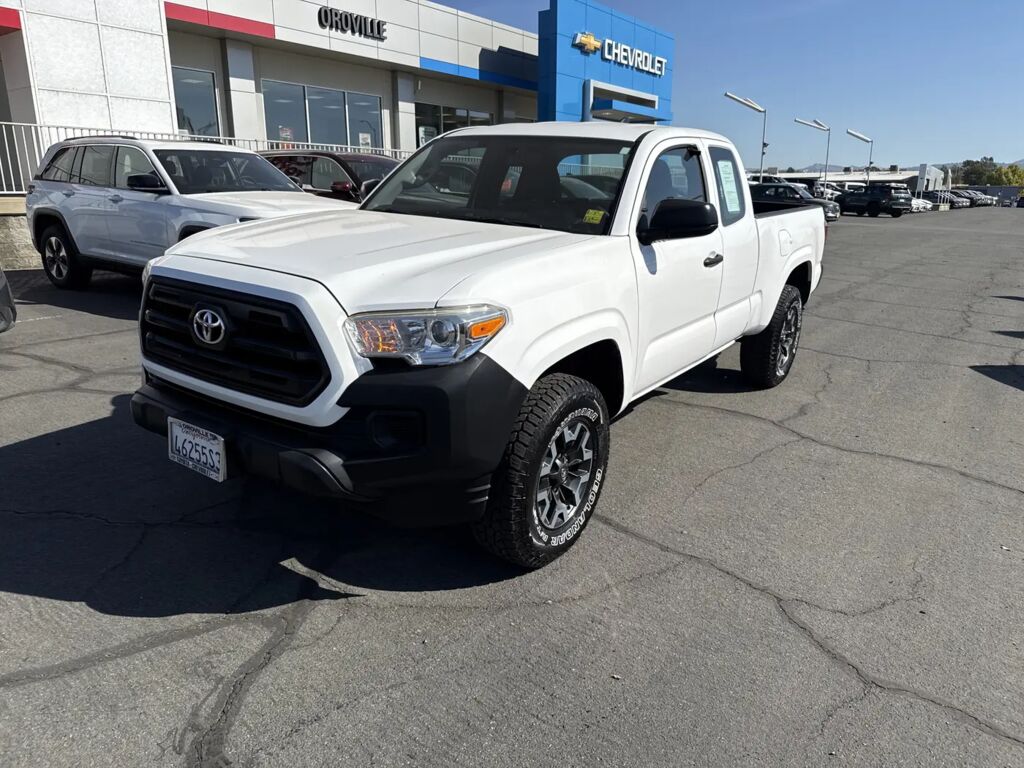 2017 Toyota Tacoma SR — photo 1 of 1
