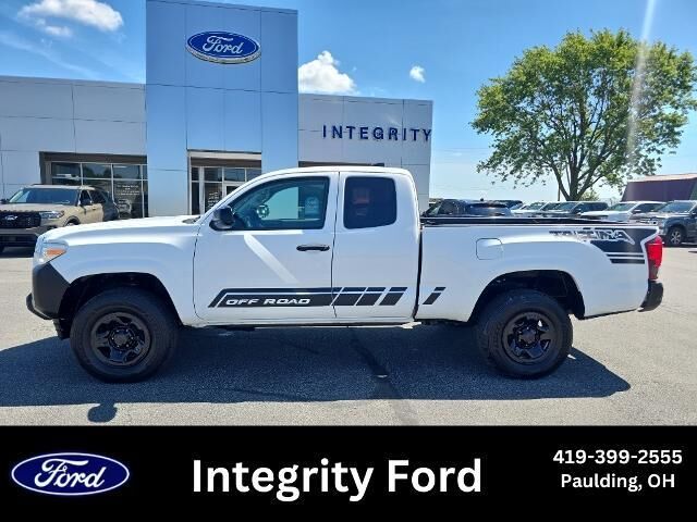 2019 Toyota Tacoma SR5 — photo 1 of 26