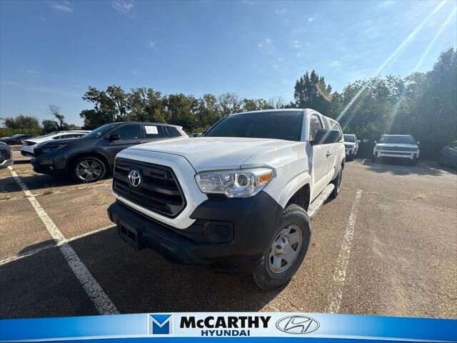 2016 Toyota Tacoma SR — photo 1 of 12