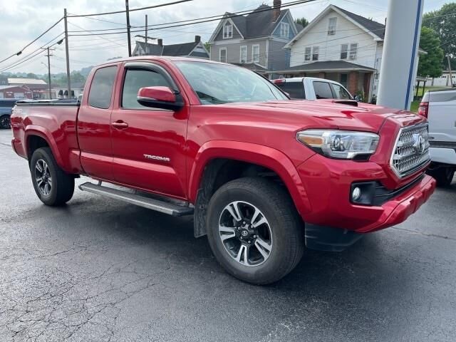 2017 Toyota Tacoma TRD Sport — photo 1 of 14