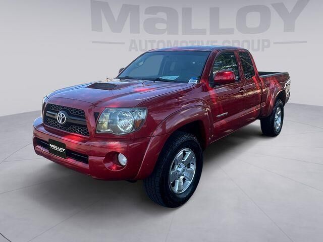 2011 Toyota Tacoma V6 — photo 1 of 3