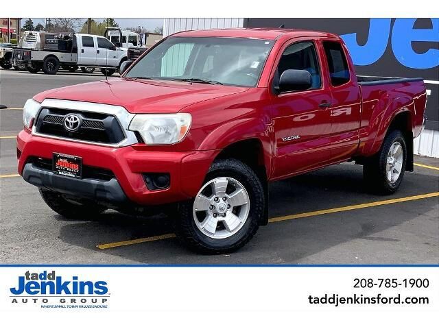 2015 Toyota Tacoma V6 — photo 1 of 13