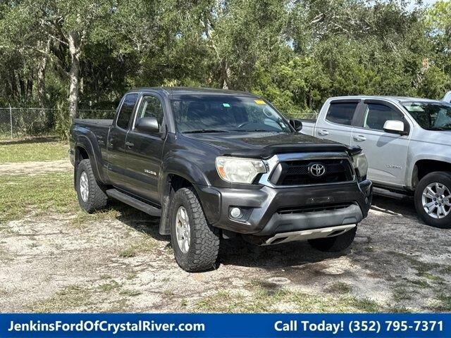 2015 Toyota Tacoma V6 — photo 1 of 26