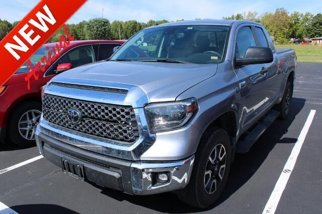 2019 Toyota Tundra SR5 — photo 1 of 10