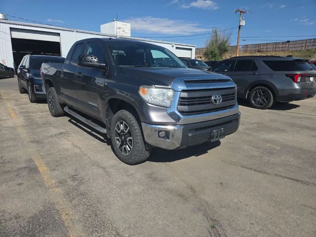 2014 Toyota Tundra SR5 — photo 1 of 6