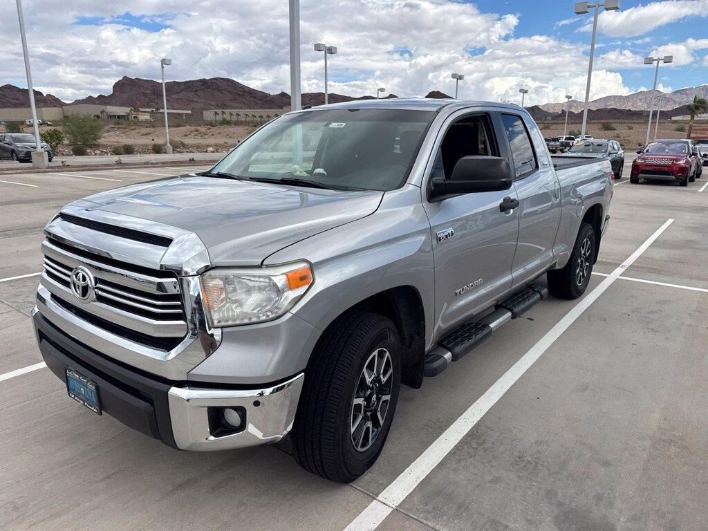 2017 Toyota Tundra SR5 — photo 1 of 13