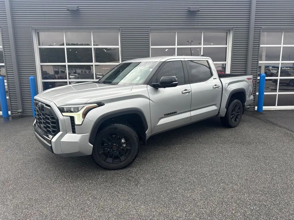 2025 Toyota Tundra Limited — photo 1 of 5