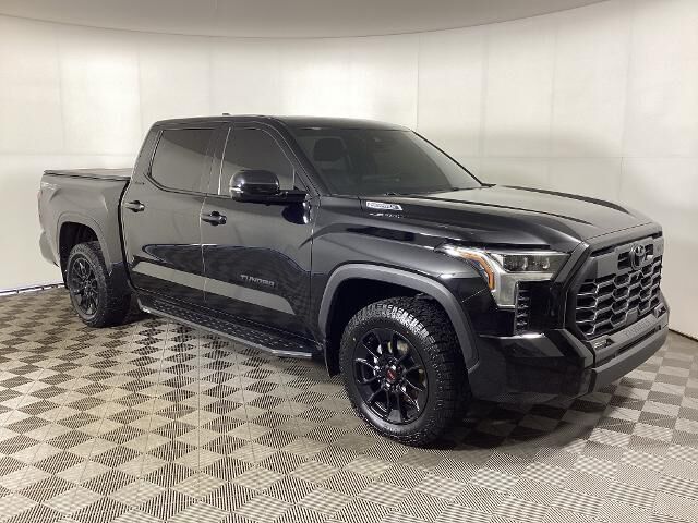 2025 Toyota Tundra Platinum HV