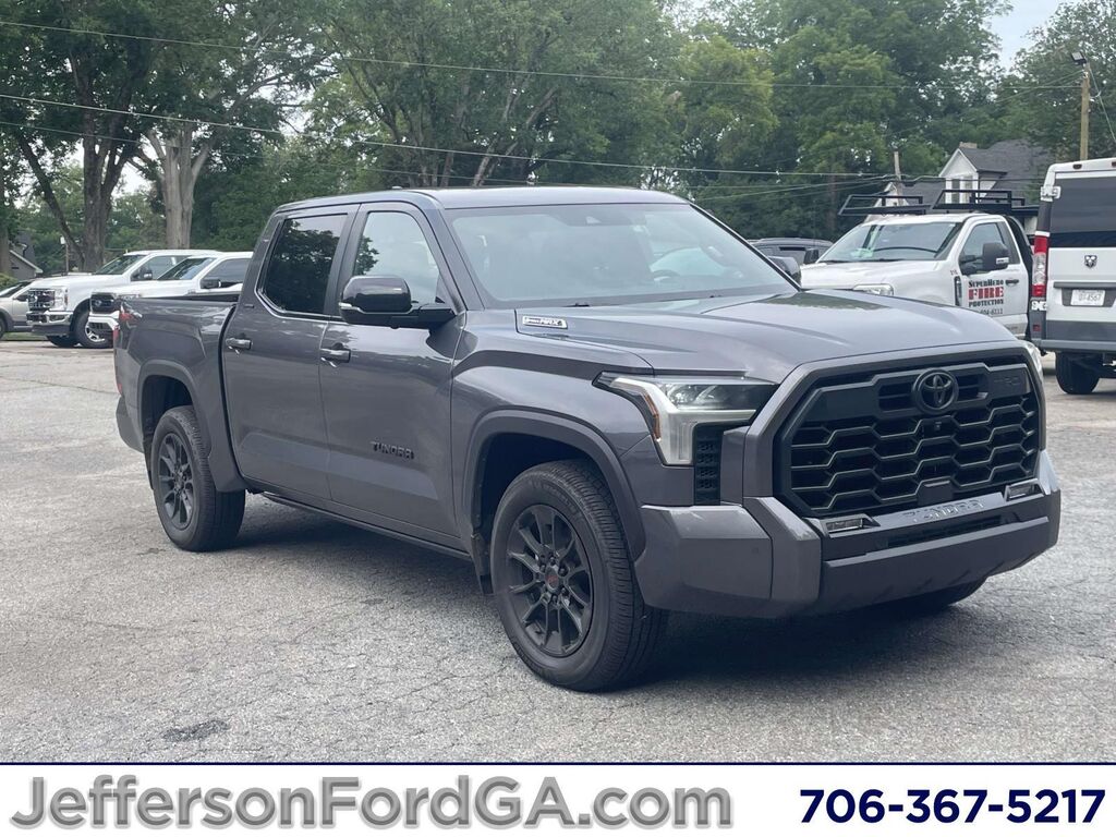 2025 Toyota Tundra Platinum HV — photo 1 of 2