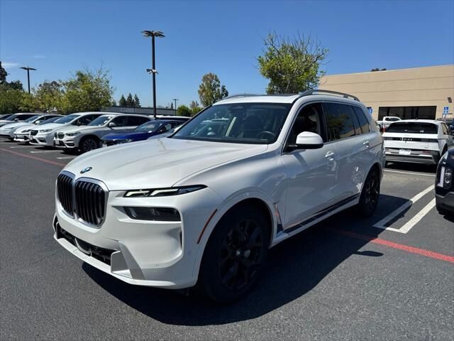 2024 BMW X7 xDrive40i — photo 1 of 8