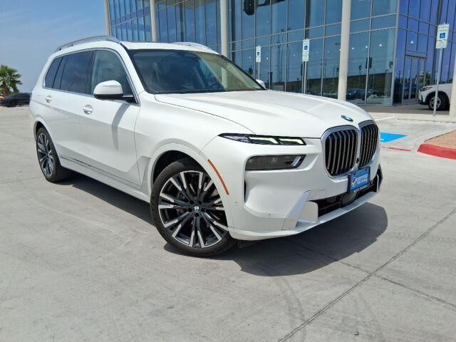 2023 BMW X7 xDrive40i — photo 1 of 13
