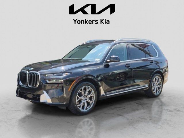 2025 BMW X7 xDrive40i — photo 1 of 13