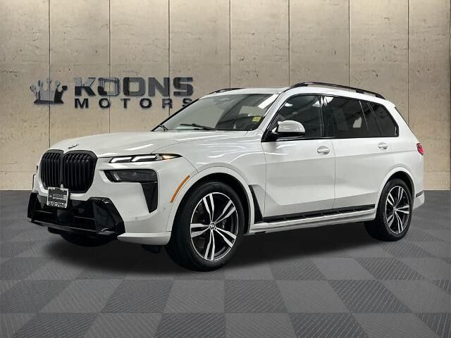 2023 BMW X7 xDrive40i — photo 1 of 13
