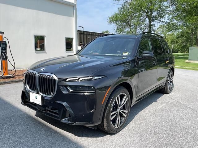 2023 BMW X7 xDrive40i — photo 1 of 13