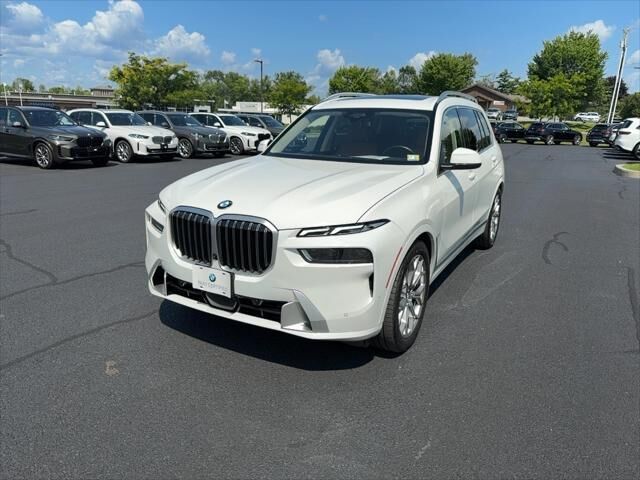 2024 BMW X7 xDrive40i — photo 1 of 14