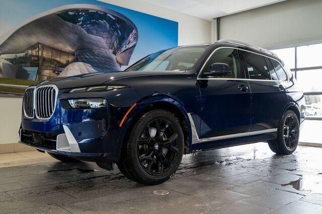 2026 BMW X7 xDrive40i — photo 1 of 26