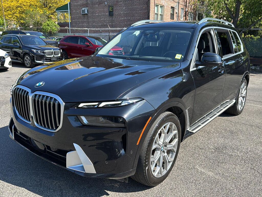 2025 BMW X7 xDrive40i — photo 1 of 39