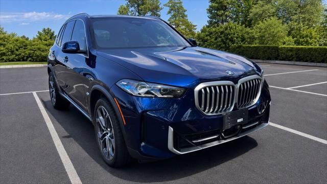 2025 BMW X5 xDrive40i — photo 1 of 12