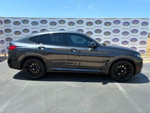 2025 BMW X4 xDrive30i
