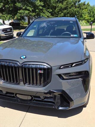 2026 BMW X7 M60i — photo 1 of 13