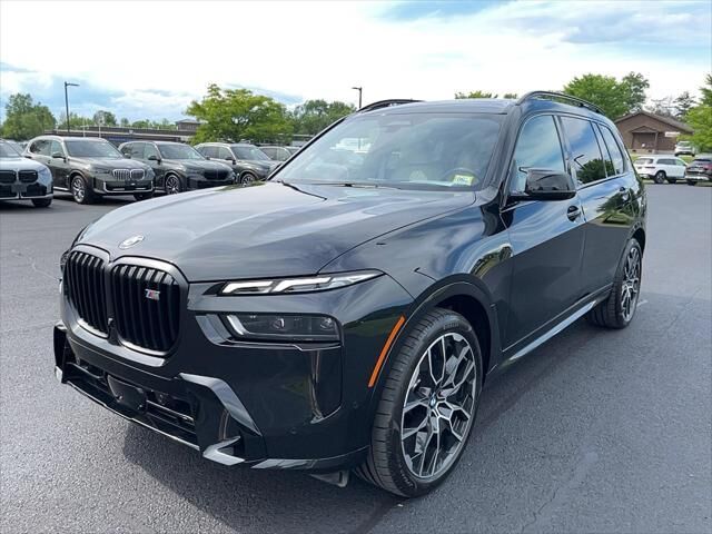 2025 BMW X7 M60i — photo 1 of 13