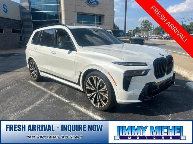 2025 BMW X7 M60i — photo 1 of 7