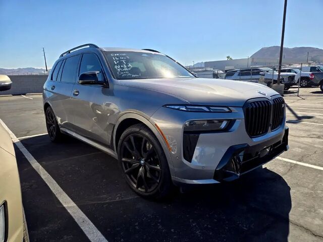 2025 BMW X7 M60i