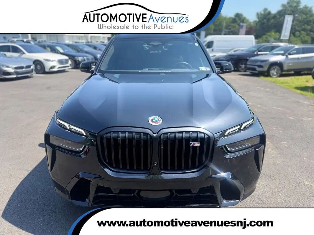 2023 BMW X7 M60i — photo 1 of 26