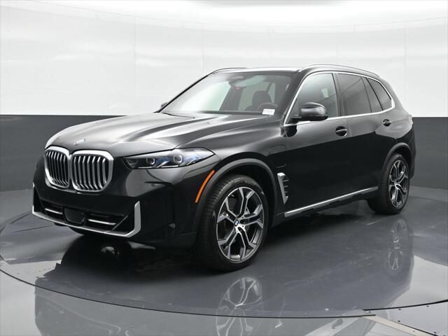 2025 BMW X5 xDrive50e — photo 1 of 26