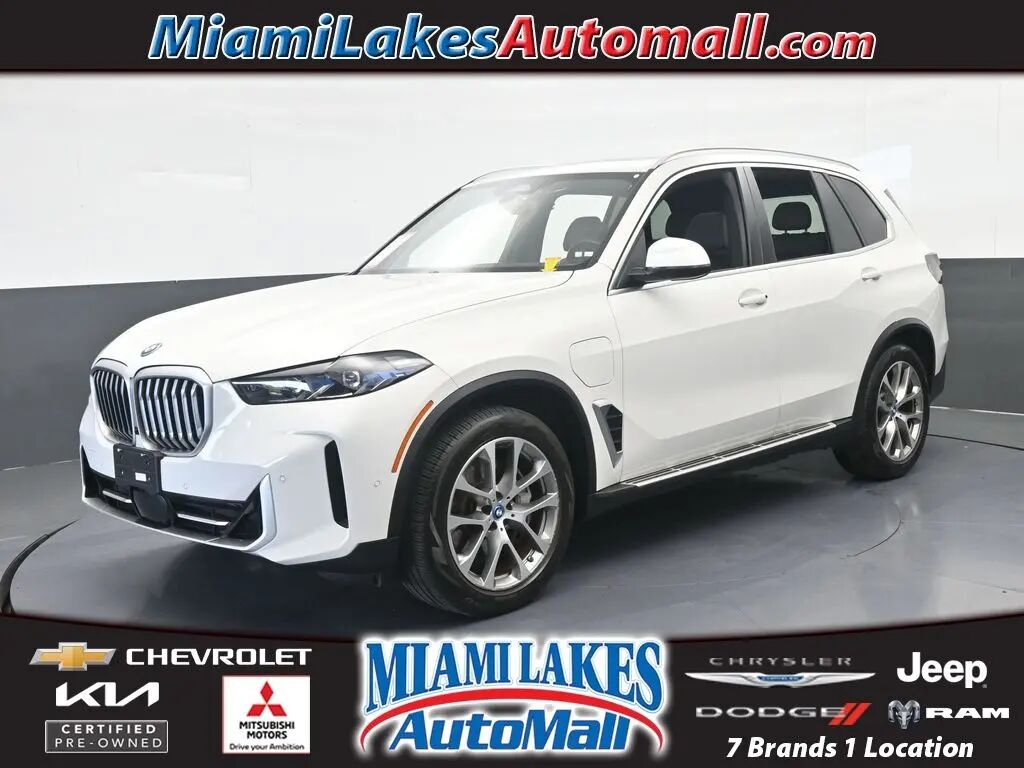 2025 BMW X5 xDrive50e — photo 1 of 13