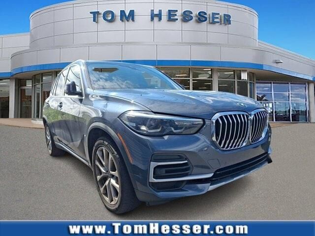 2022 BMW X5 xDrive40i — photo 1 of 4