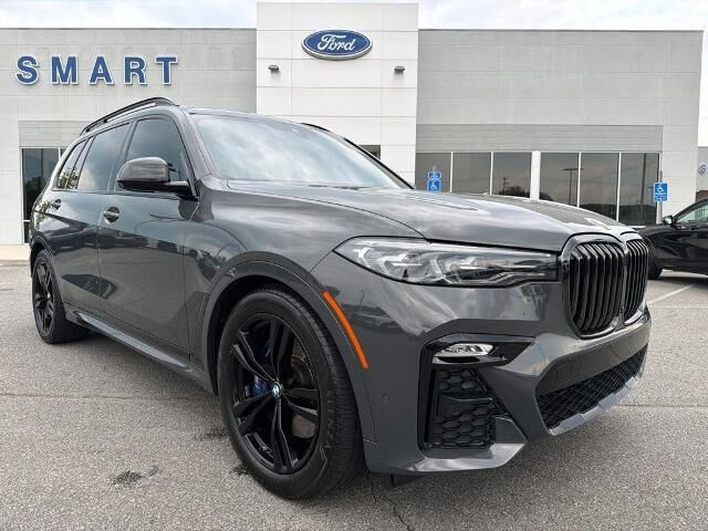 2022 BMW X7 xDrive40i — photo 1 of 12
