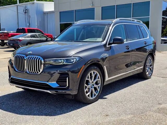 2022 BMW X7 xDrive40i — photo 1 of 13