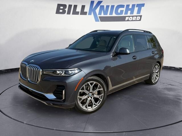 2021 BMW X7 xDrive40i — photo 1 of 13