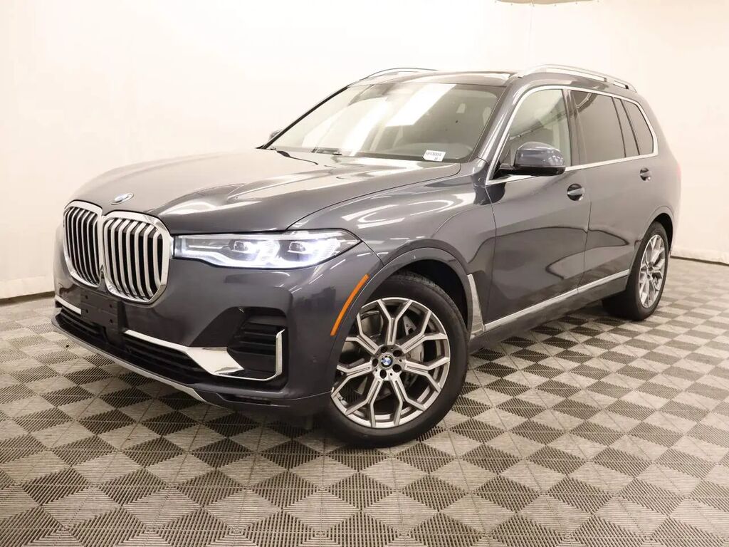 2022 BMW X7 xDrive40i — photo 1 of 13